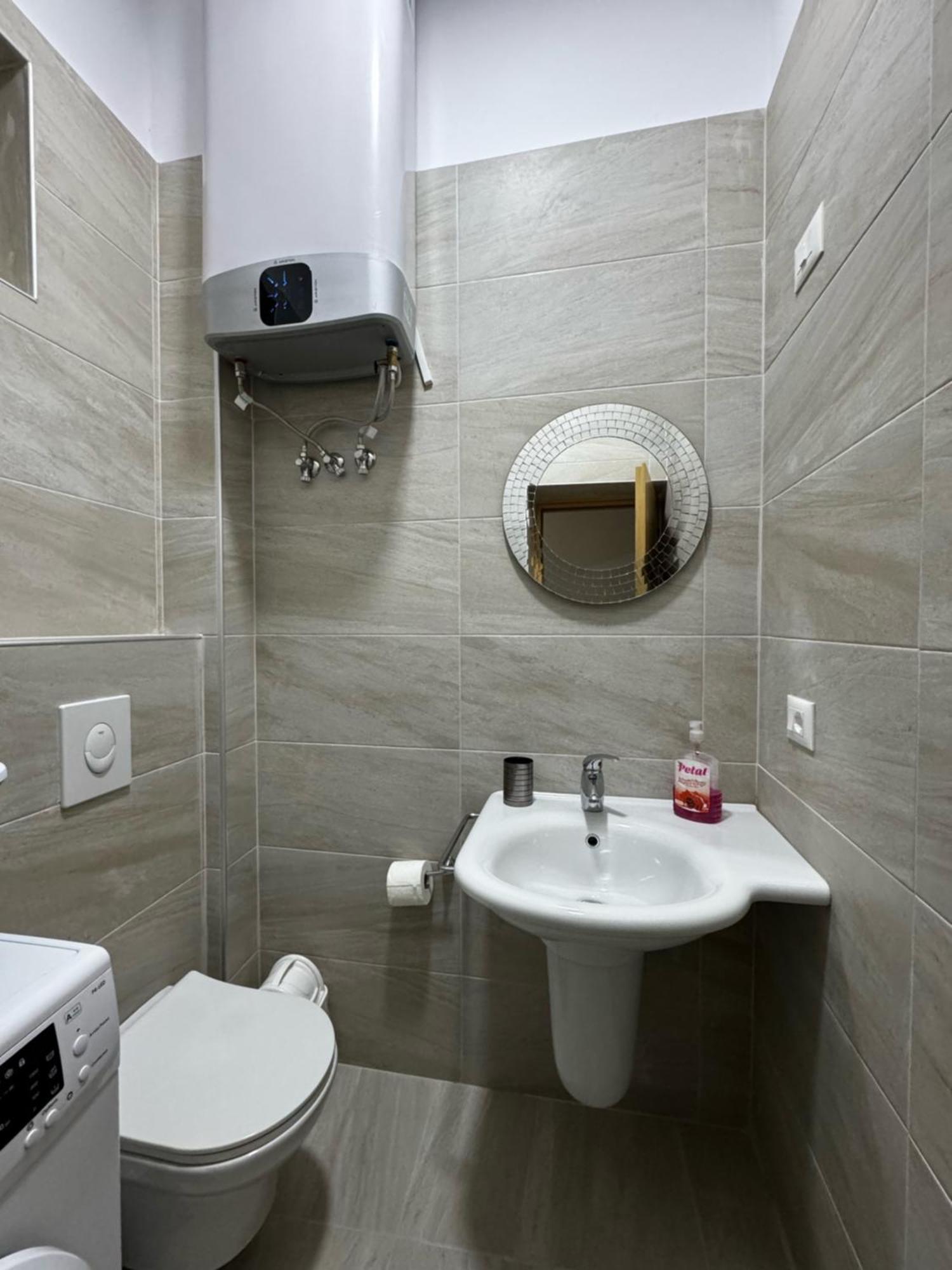 Era'S Apartment Тирана Екстер'єр фото
