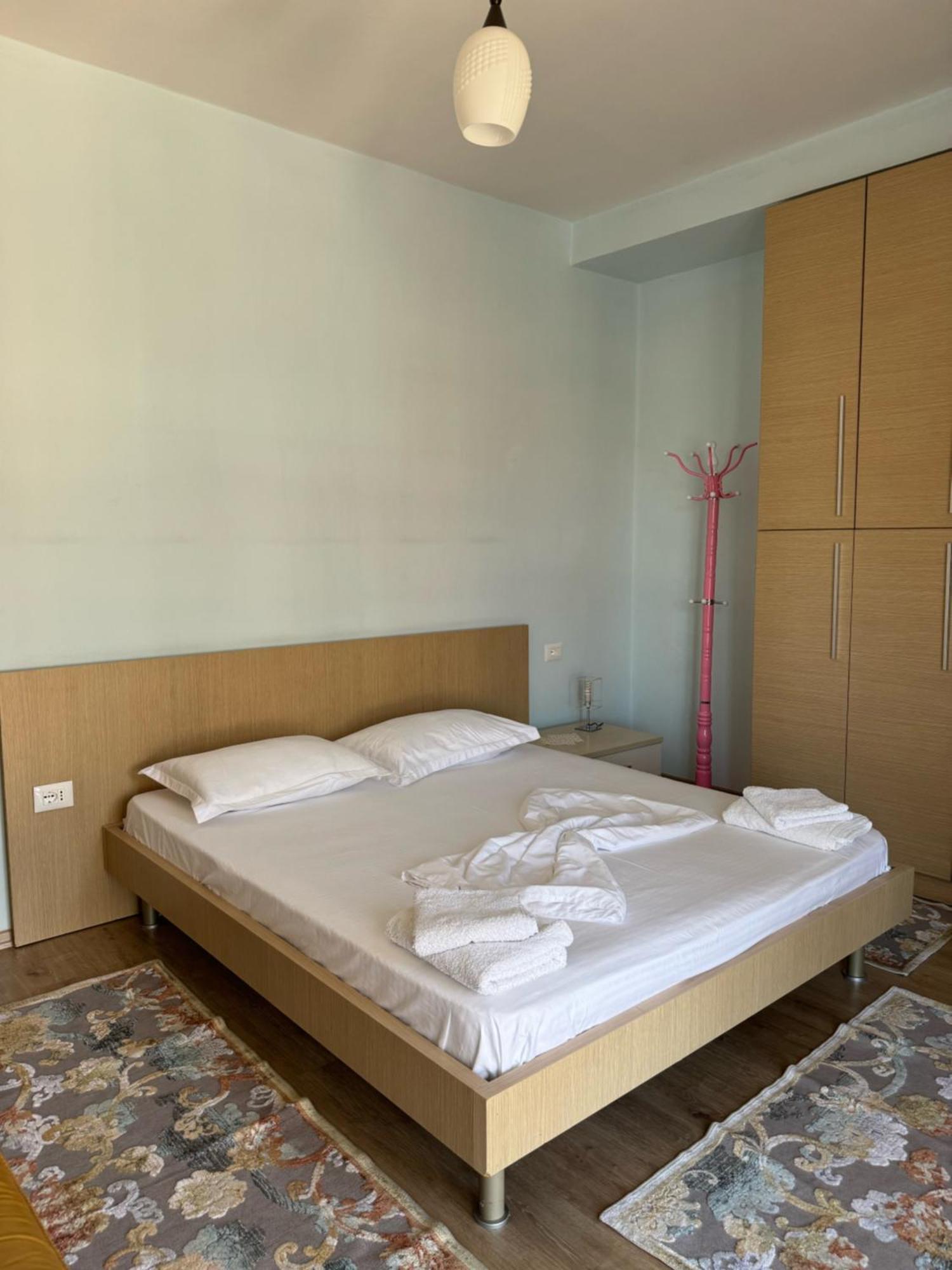 Era'S Apartment Тирана Екстер'єр фото