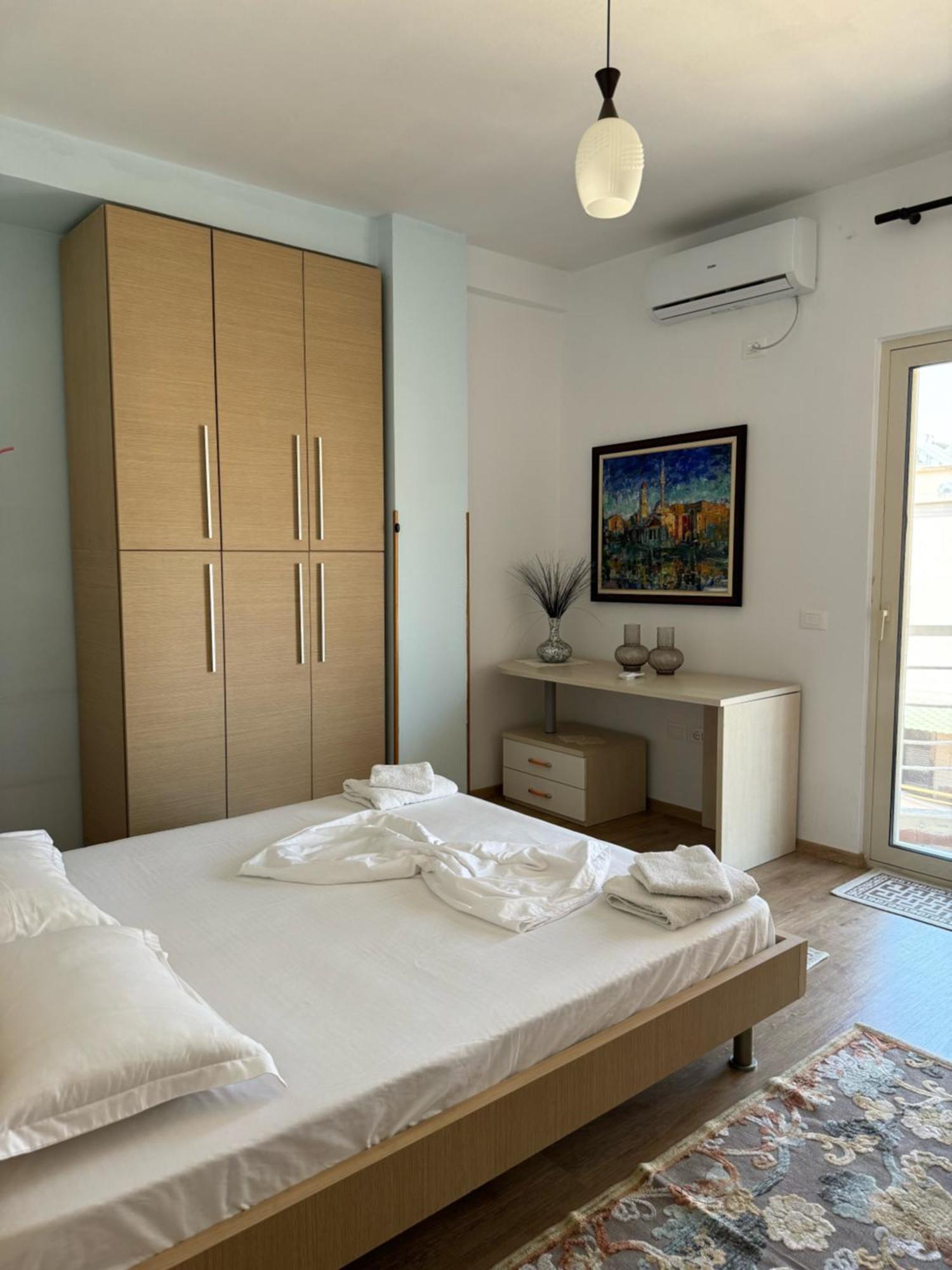 Era'S Apartment Тирана Екстер'єр фото