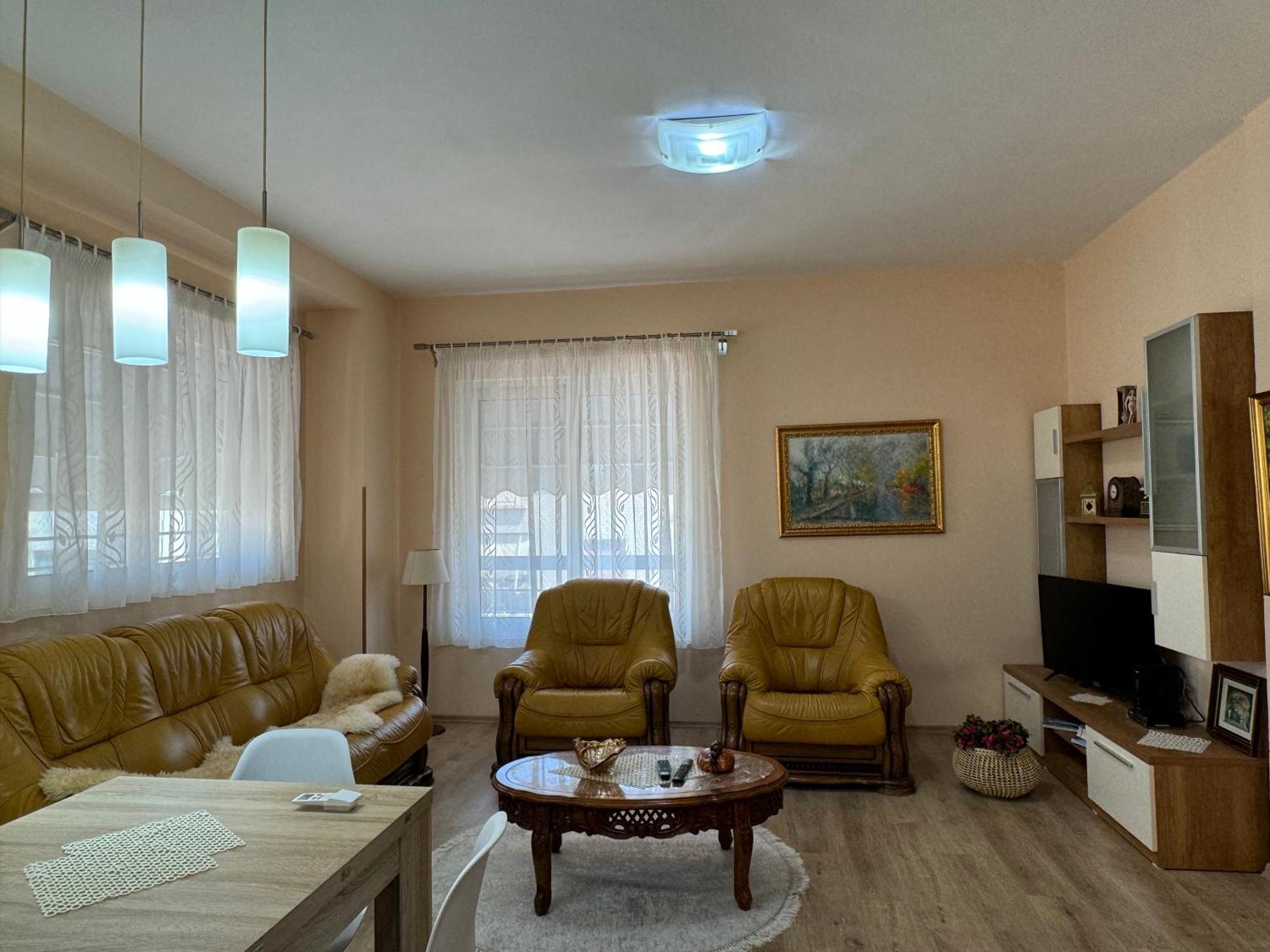 Era'S Apartment Тирана Екстер'єр фото