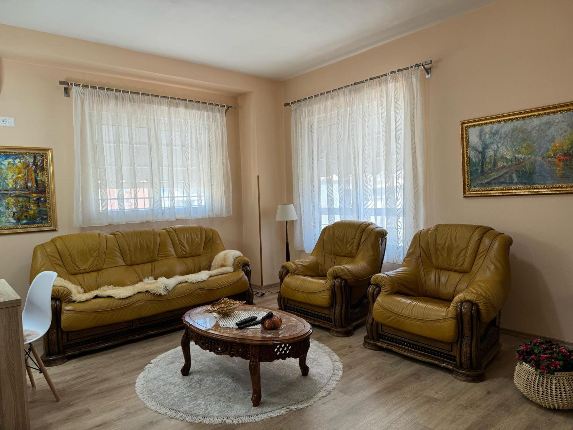Era'S Apartment Тирана Екстер'єр фото